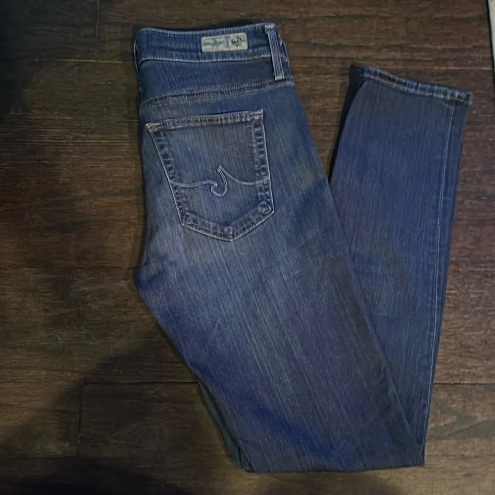 AG Jeans Woman’s high-rise slim straight ankle. Size 28R